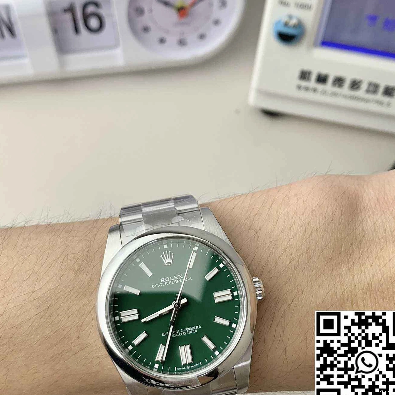 M124300-0005 41MM Clean Oyster Dial Green Factory Rolex Perpetual 0913